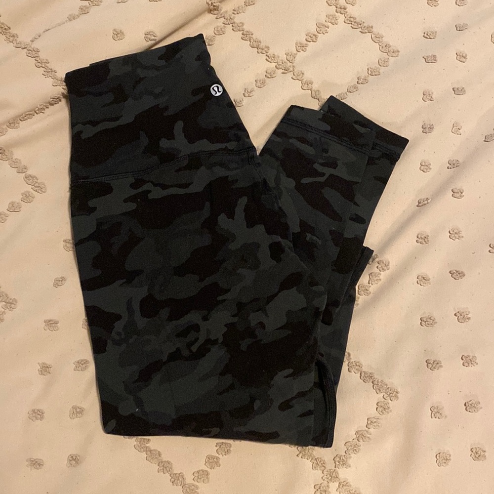 Lululemon Align Green Camo Leggings, Size 6